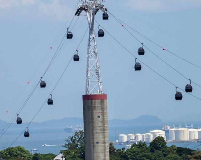 Cable car passengers stranded after system error on Mount Faber Line