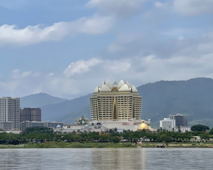 Lao authorities ask casino to stop hiring 'chat girls'