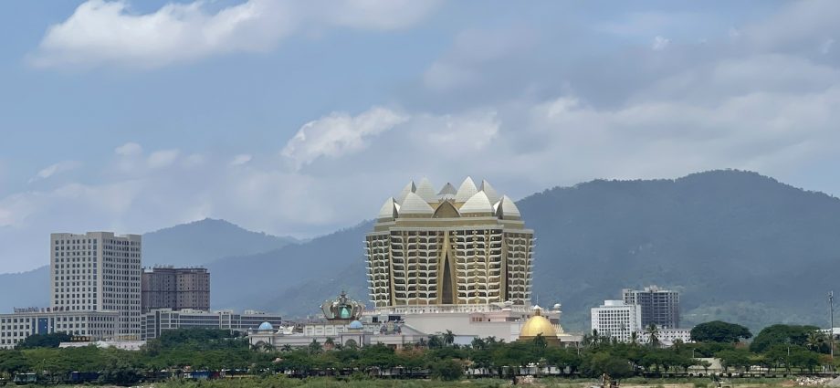 Lao authorities ask casino to stop hiring 'chat girls'