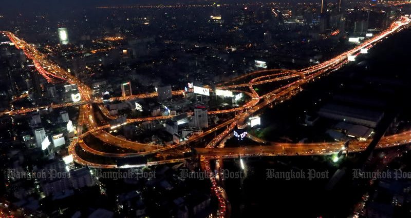 New rule caps cars at under 100kph on expressways