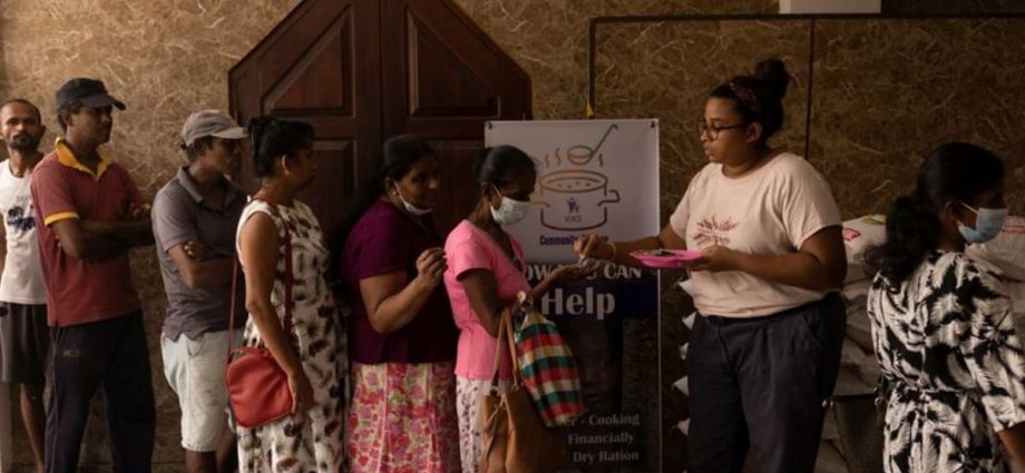Soup kitchens feed Sri Lanka's poor amid bleak economic crisis