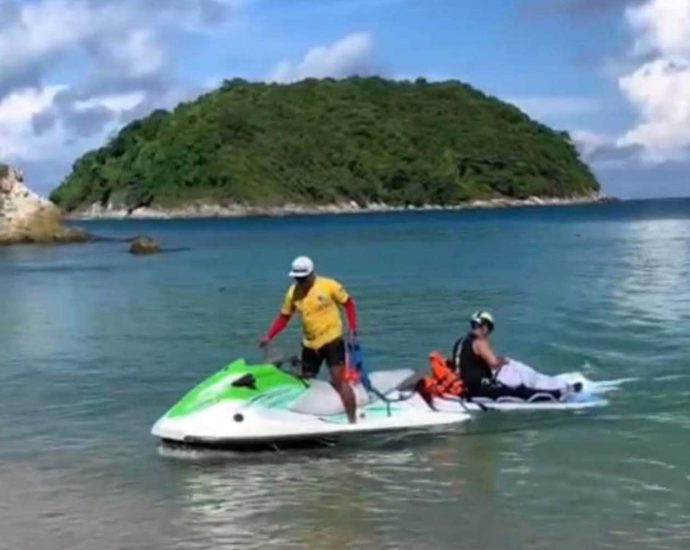 Tourist found dead on rocks below viewpoint in Phuket