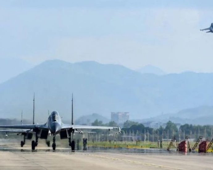 Air traffic around Taiwan returning to normal despite new Chinese drills