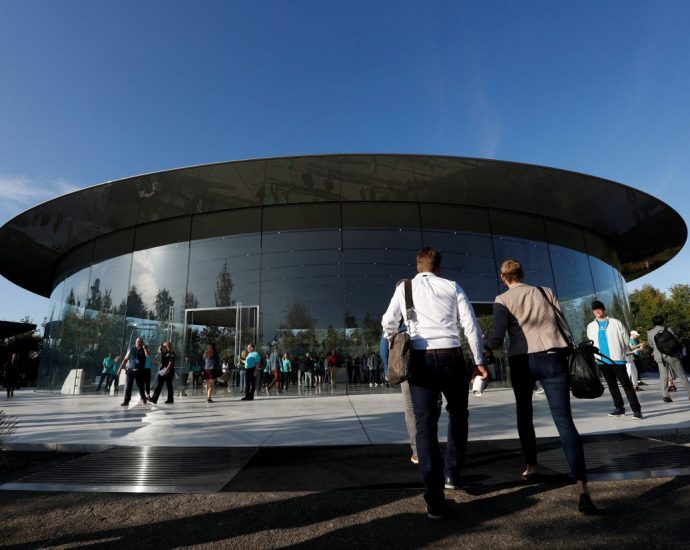 Apple lays off recruiters as part of its slowdown in hiring