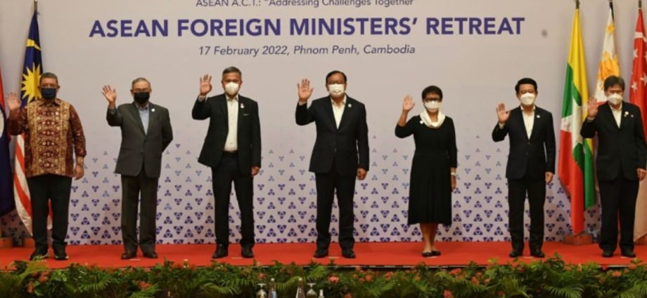 ASEAN foreign ministers to push for tougher action on Myanmar