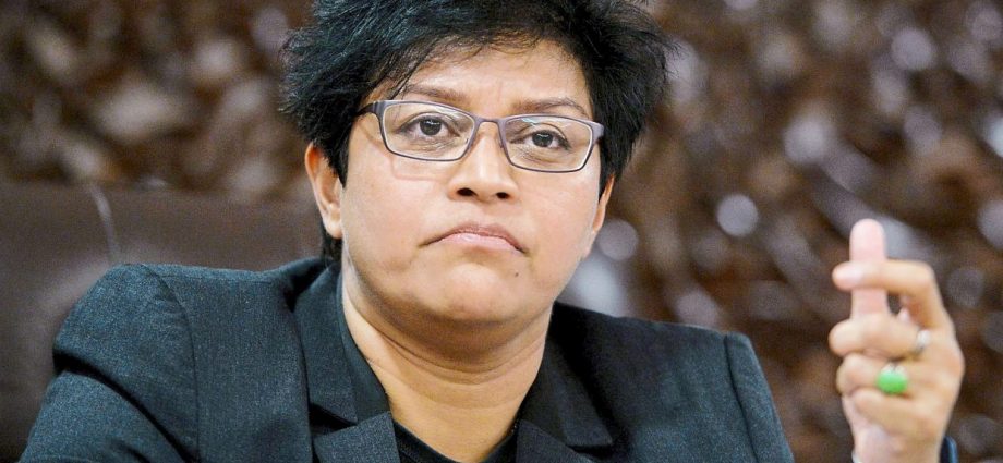 Azalina urges MPs to support Private Member's Bill to allow M’sian mums confer citizenship to overseas born children