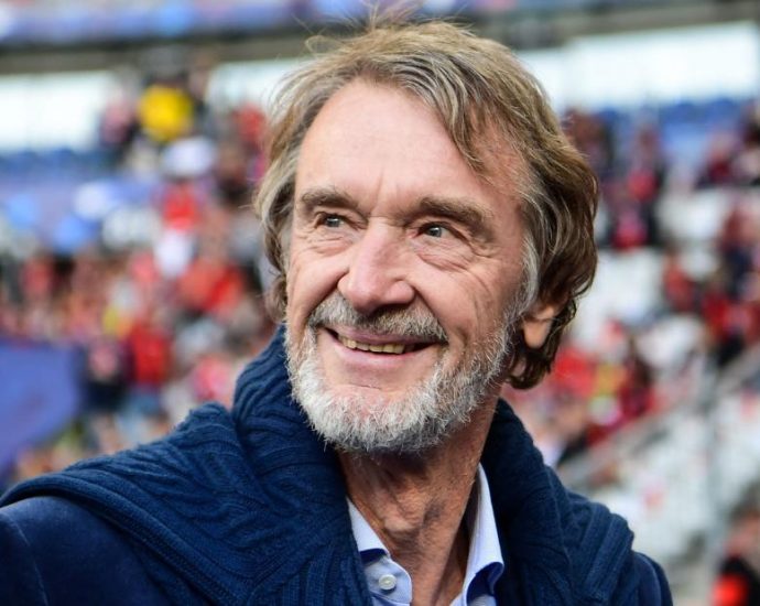 British billionaire Jim Ratcliffe is interested in buying Manchester United