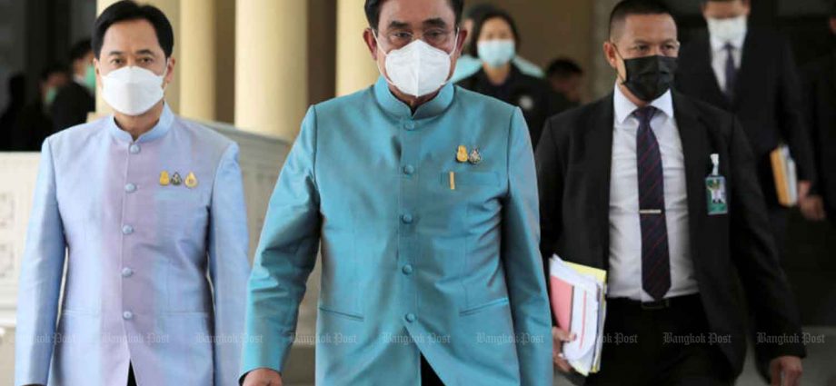 Cabinet, Prayut to stay despite court decision, says Wissanu