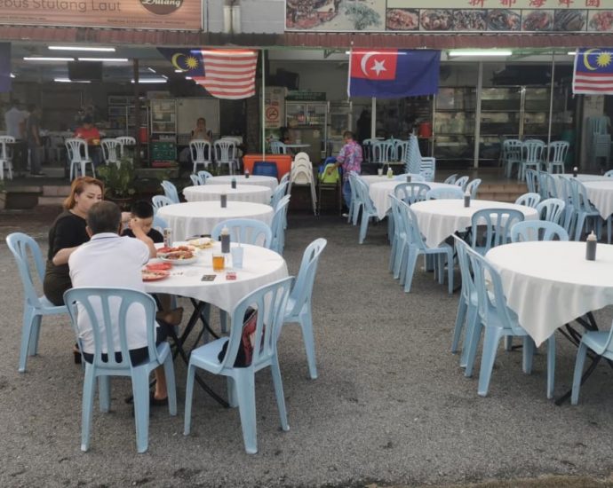 Costlier roti canai, Ramly burgers: Locals in JB tighten their belts as eateries hike prices