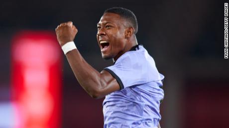 David Alaba free kick gives Real Madrid 2-1 win and perfect start to Spanish title defense