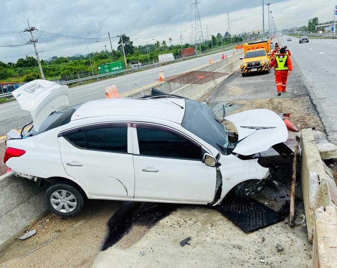 Dead driver found in car 12 hours after motorway crash