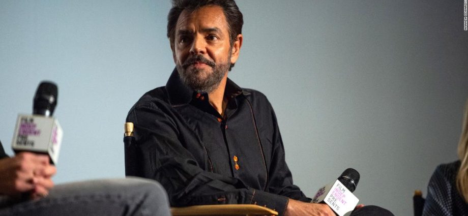 Eugenio Derbez injured in accident, according to wife