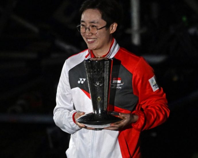 Feng Tianwei becomes first Singaporean to win outstanding athlete award at Commonwealth Games