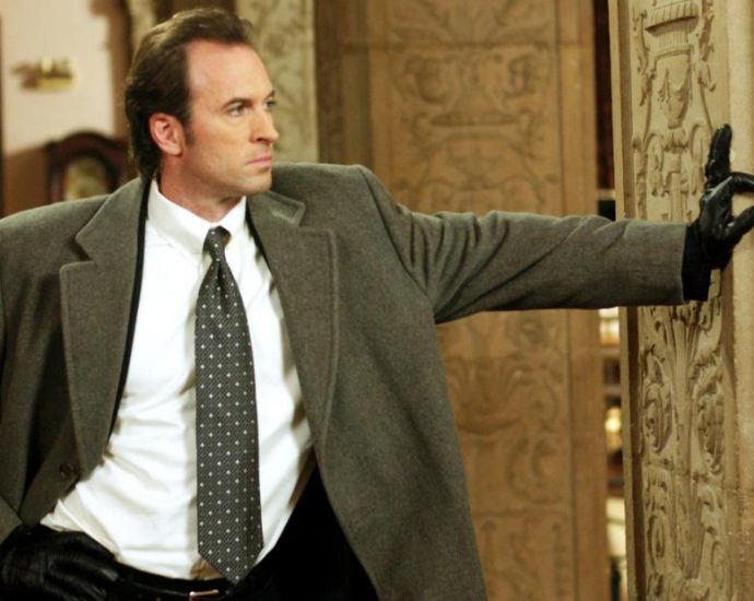 ‘Gilmore Girls’ actor Scott Patterson talks about the episode that made him feel objectified