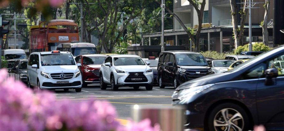 Gojek, Premier Taxis encourage passengers and drivers to wear masks although no longer mandatory