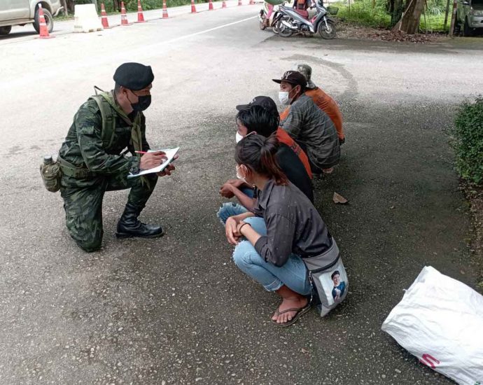 Illegal border crossers caught