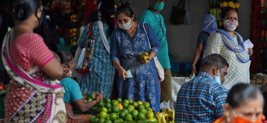 India’s economy probably grew at its fastest pace in a year in June quarter