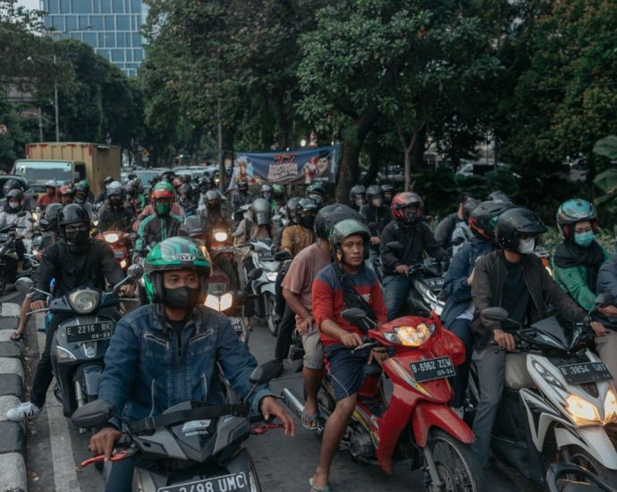 Indonesia’s fare hike for ride-hailing motorbikes postponed anew