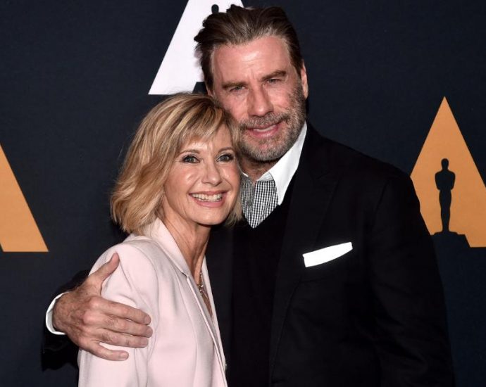 John Travolta pays tribute to Olivia Newton-John