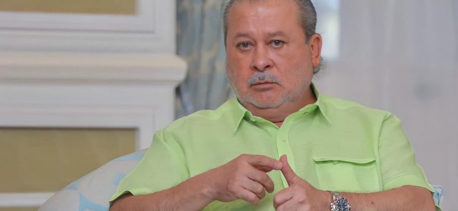 Johor sultan says he won’t be rushed into making a decision on changing weekend rest days