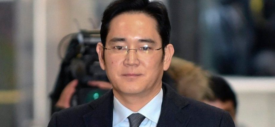 Lee Jae-yong: Why did South Korea pardon the Samsung ‘prince’?