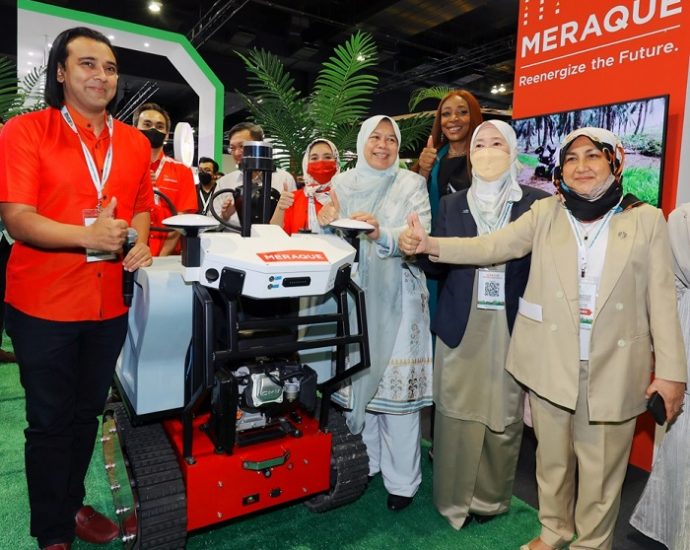 Meraque unveils Malaysiaâs first plantation autonomous ground vehicle