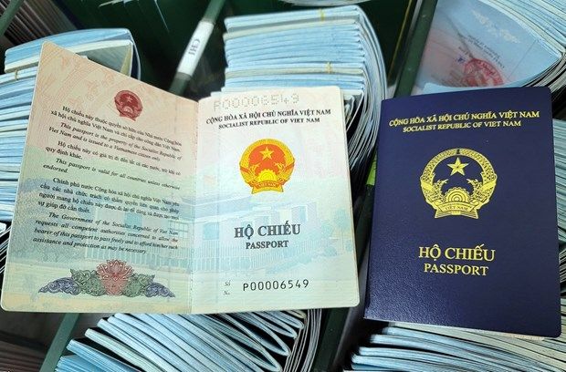 Ministry plans to add 'place of birth' to new Vietnam passport