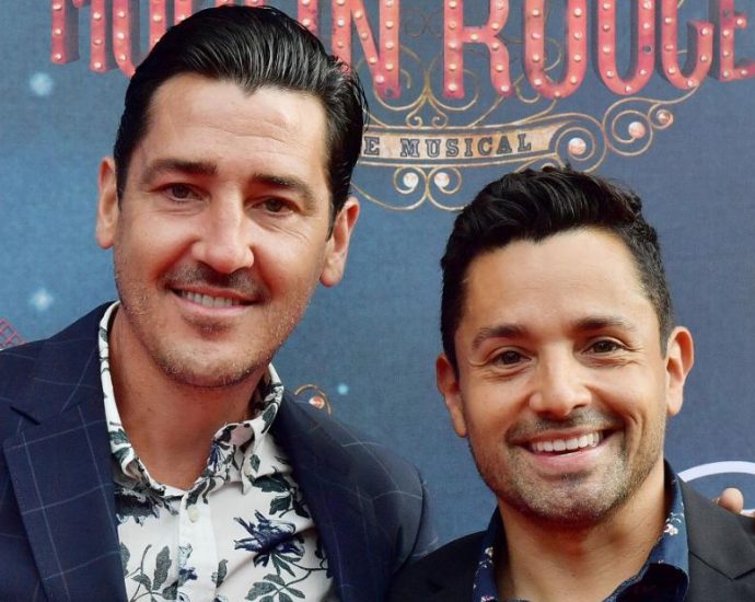 New Kids on the Block’s Jonathan Knight marries longtime boyfriend