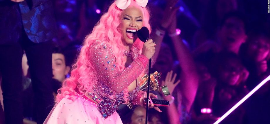 Nicki Minaj paid tribute to Michael Jackson and Whitney Houston in VMA speech