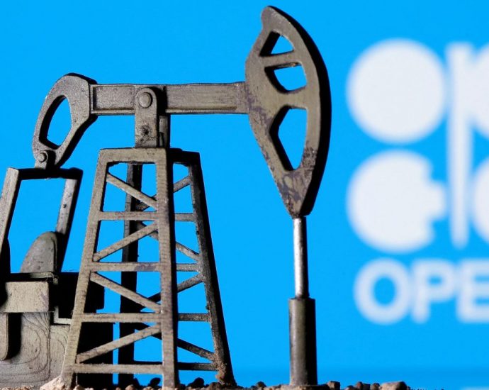 Oil edges down as inflation expected to impact fuel demand