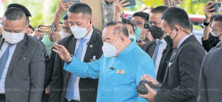 Prawit scoffs at threat to budget bill