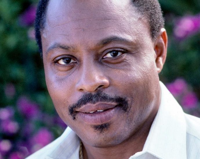 Roger E. Mosley, ‘Magnum, P.I.’ star, dies at 83 after a car crash