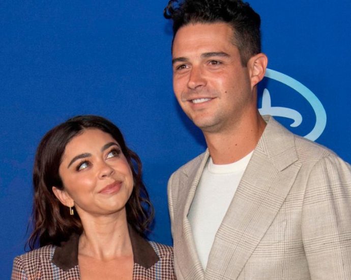 Sarah Hyland, ‘Modern Family’ star, marries Wells Adams