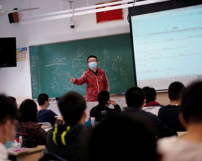 Shanghai to reopen all schools Sep 1 as lockdown fears persist