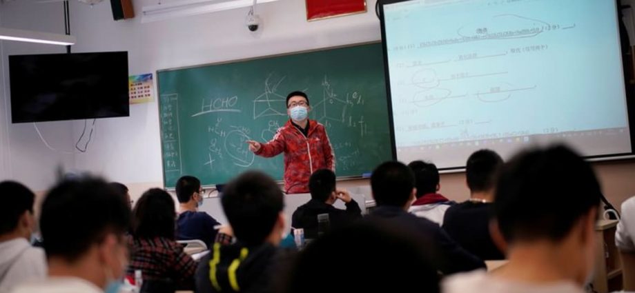 Shanghai to reopen all schools Sep 1 with daily COVID-19 testing