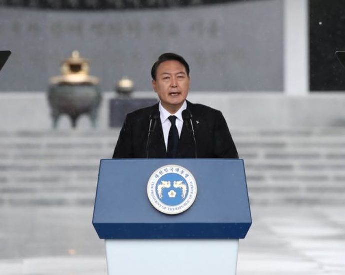 South Korea urges improved ties with Japan on freedom anniversary