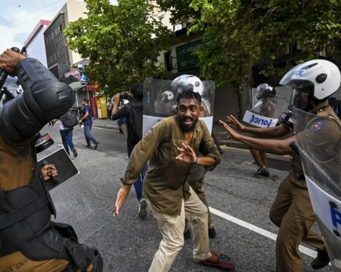 Sri Lanka police fire tear gas to disperse protest