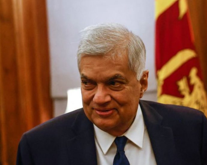 Sri Lanka’s president to cut spending in interim budget