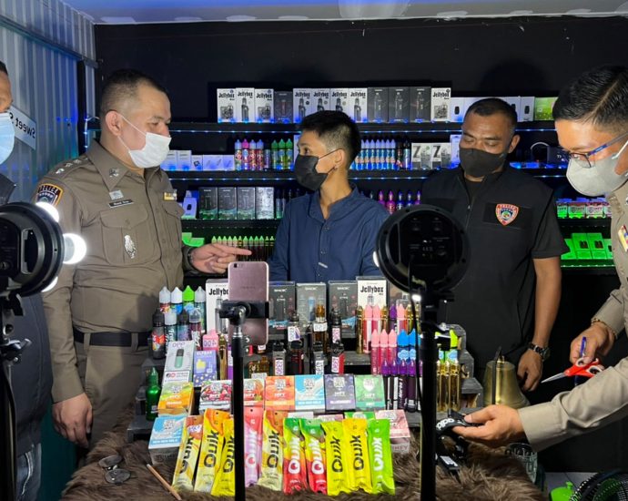 Streamer arrested, e-cigarettes seized in Songkhla