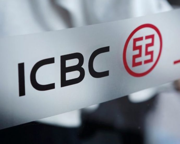 Top China bank ICBC reports jump in property bad debt