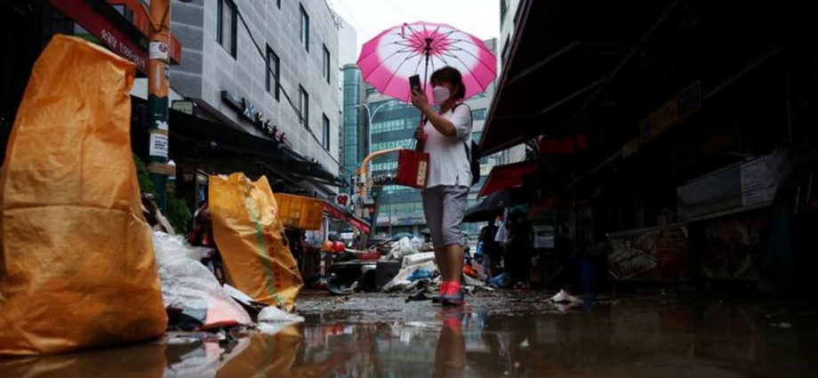 Torrential rain lessens in South Korean capital amid heavy flood damage