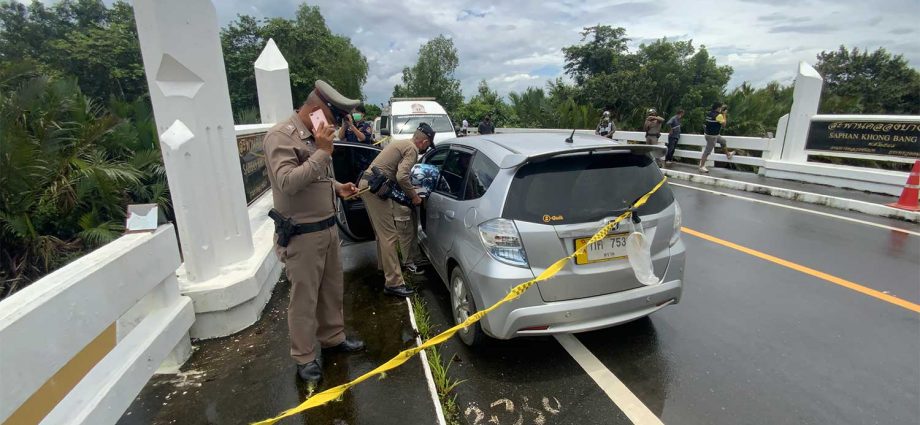 Two teachers jump off bridge, leave farewell letters behind in Trat