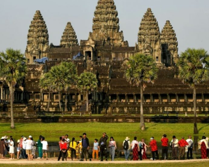 US returns 30 stolen antique artworks to Cambodia