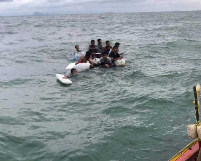 10 Rohingya rescued from sea, 41 others found on island