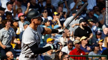 Aaron Judge hits two HRs to reach 59 on the year, edges closer to Roger Maris' 61