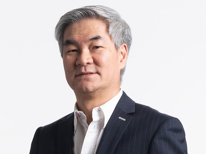 Astro announces Euan Daryl Smith as group CEO-designate effective Feb 2023, Henry Tan to retire Jan 2023