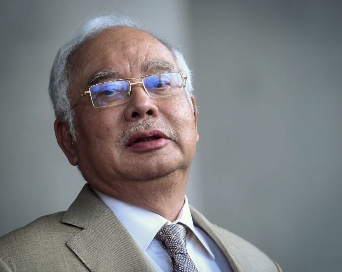 Case management of Najib's bid to review SRC conviction set for Oct 21