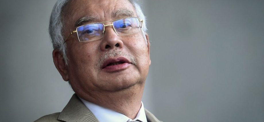 Case management of Najib's bid to review SRC conviction set for Oct 21