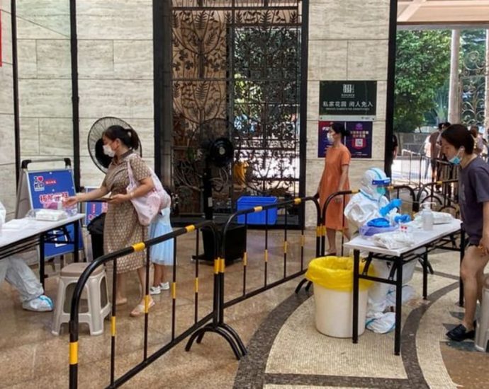 China’s Shenzhen eases weekend COVID-19 lockdown but some curbs remain