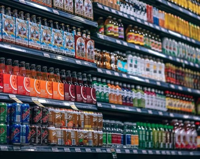 Consumers of pre-packaged drinks may have to pay 10-20 cent deposit under proposed recycling scheme